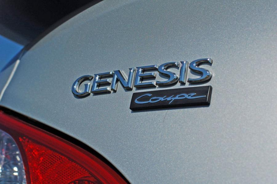  Hyundai Genesis Coupe 2.0T Track 2009 года  (фото 33 из 46)